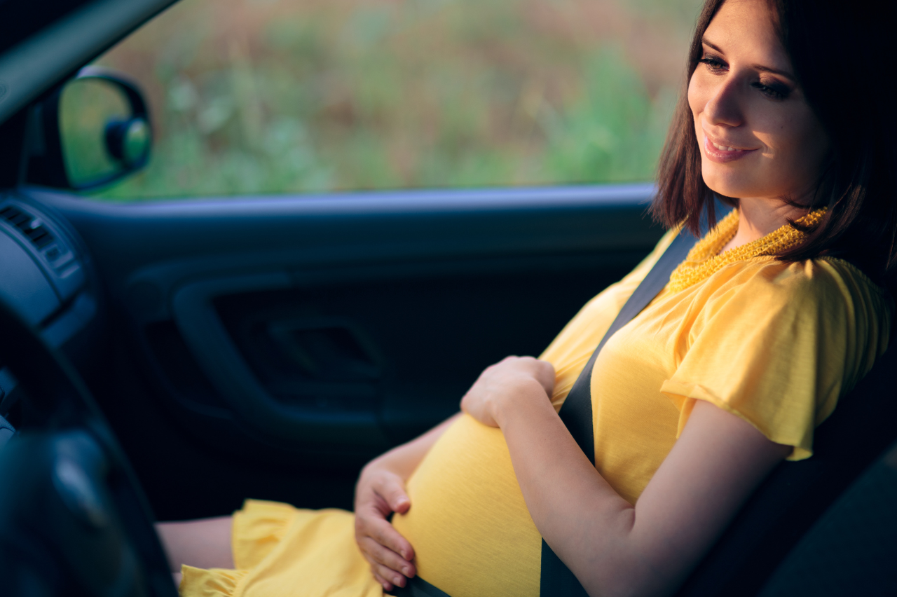 Ceinture de sécurité en voiture pour les femmes enceintes